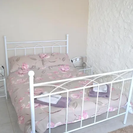 Les Bruyeres Apartment *